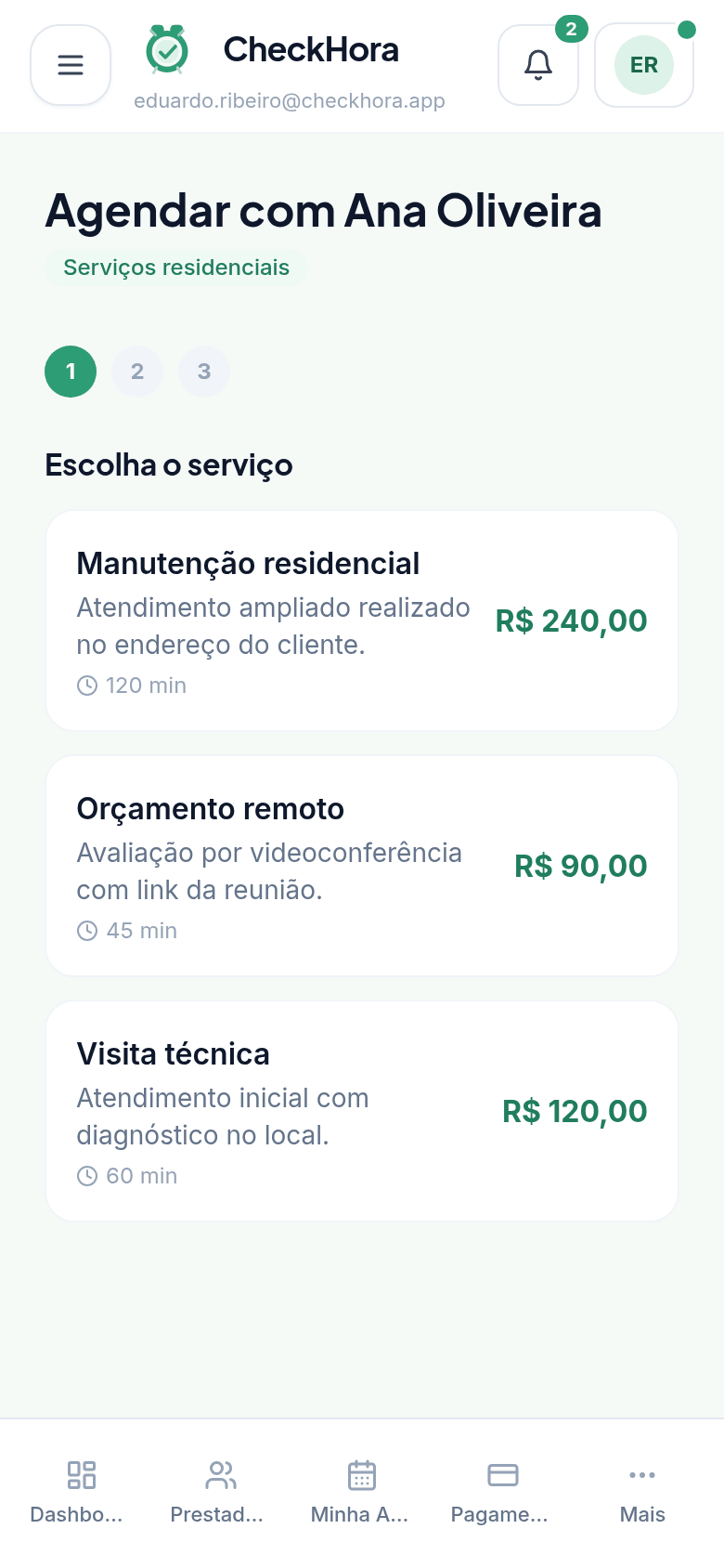 Cliente agendando pelo celular no CheckHora